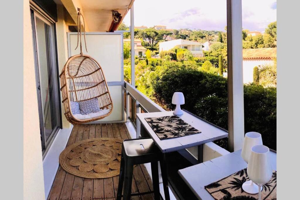 Charmant Studio Avec Terrasse Vue Mer A 50 M Sainte-Maxime Buitenkant foto