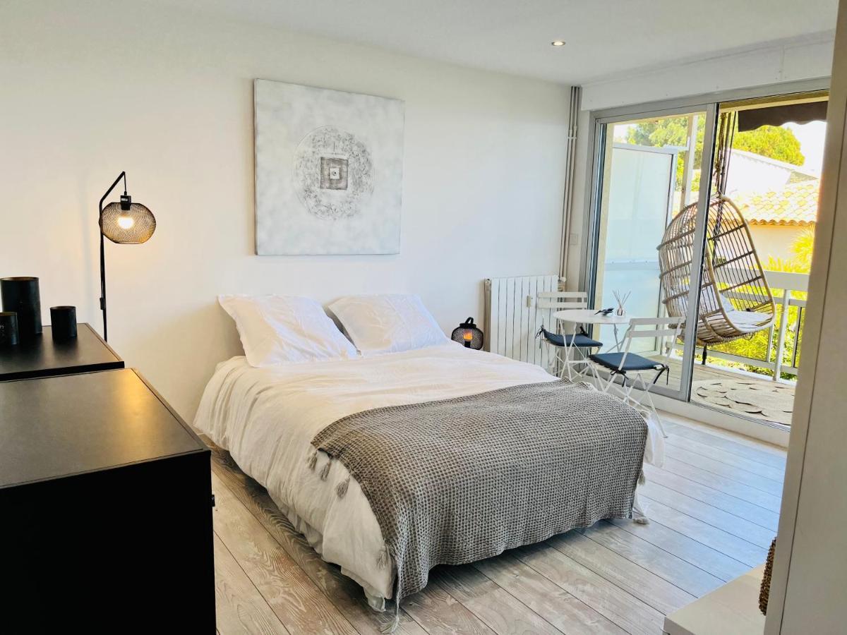 Charmant Studio Avec Terrasse Vue Mer A 50 M Sainte-Maxime Buitenkant foto